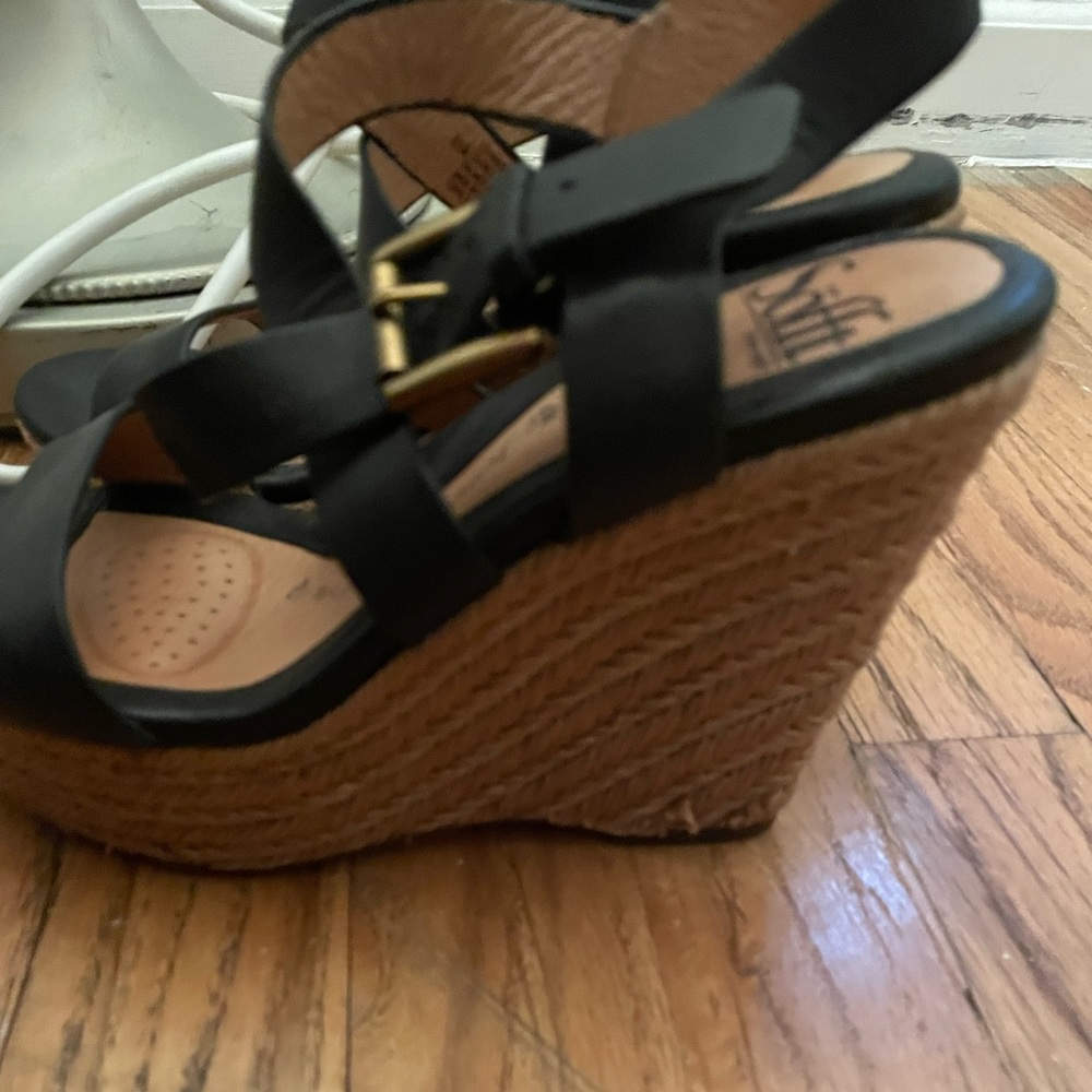 Womens sofft wedge sandles